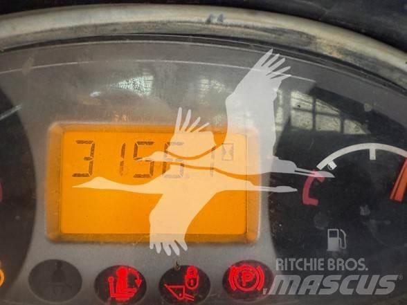 Bobcat T590 滑移轉向裝載機
