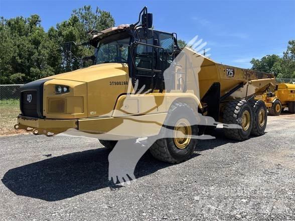 CAT 725 鉸接式起吊車