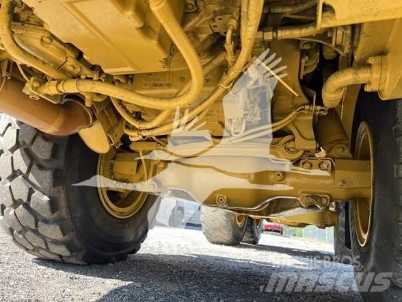 CAT 725 水車