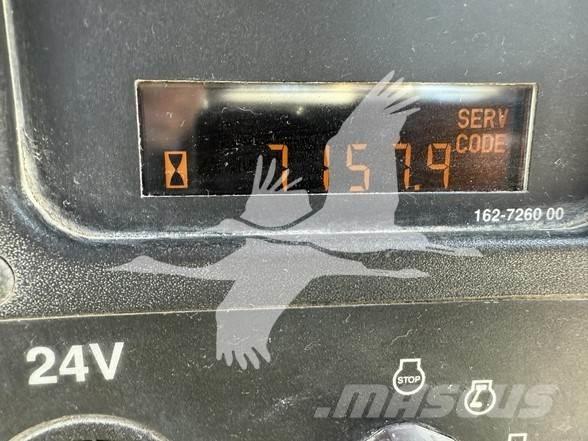 CAT 725 水車