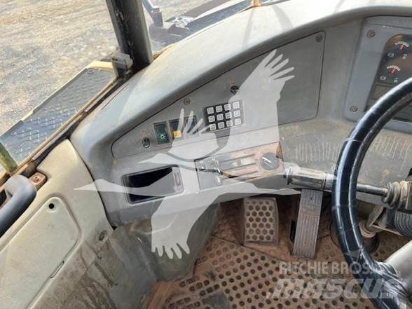Volvo A25D 鉸接式起吊車