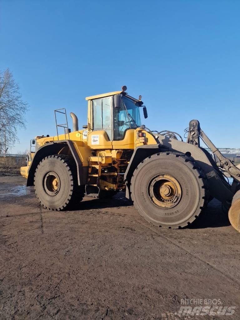 Volvo L 220 F 輪胎式裝載機
