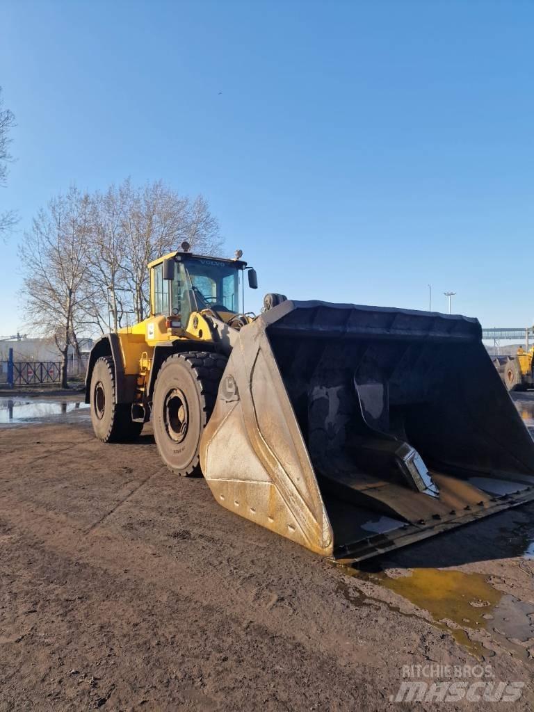 Volvo L 220 F 輪胎式裝載機