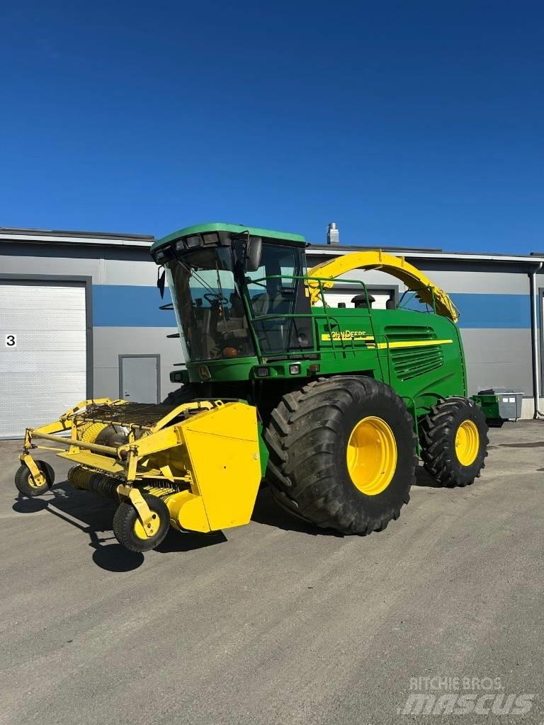 John Deere 7200 自走式飼料採集機