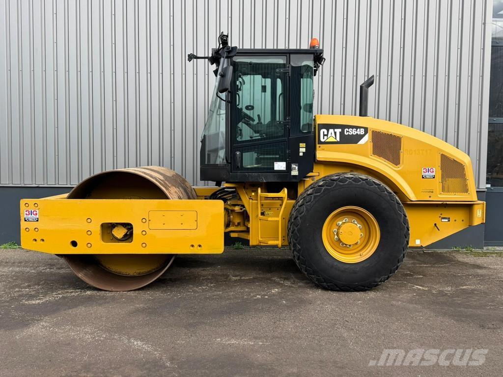 CAT CS64B 單輪滾壓機