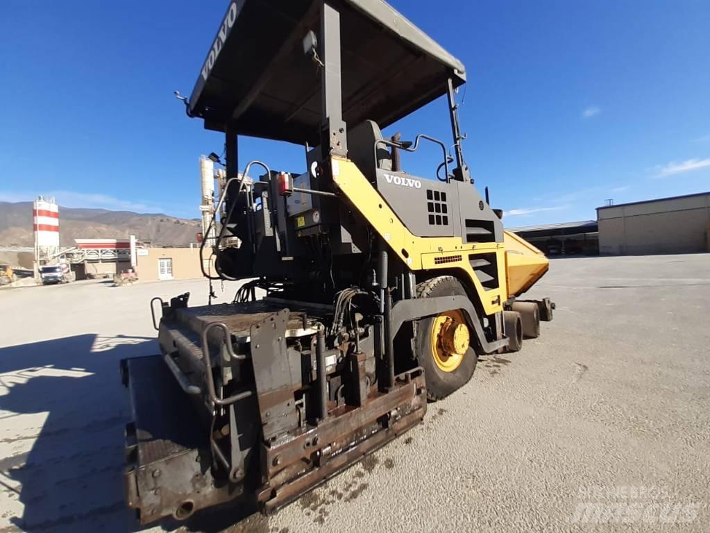 Volvo ABG 6870 瀝青攤舖機/鋪路機
