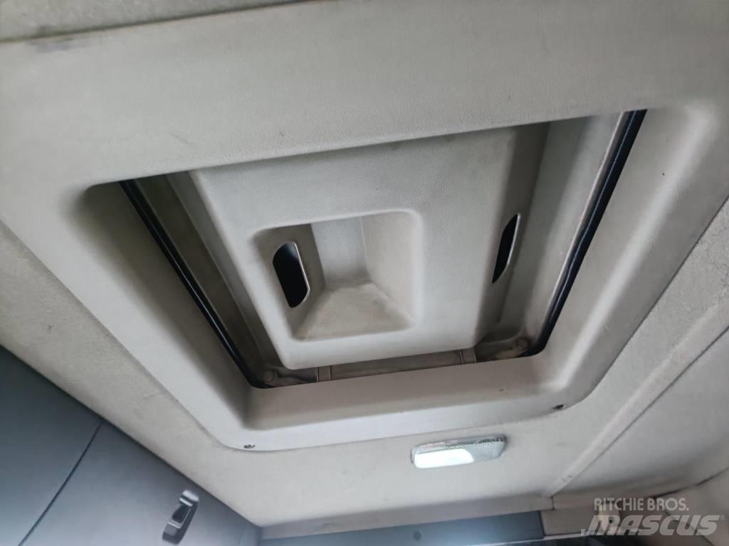 Scania P 420 吊鉤式起重車