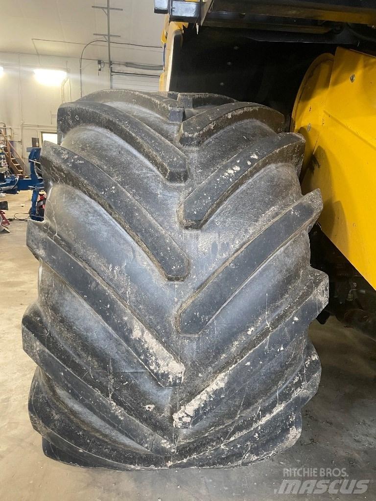 New Holland CX7.80 聯合收穫機
