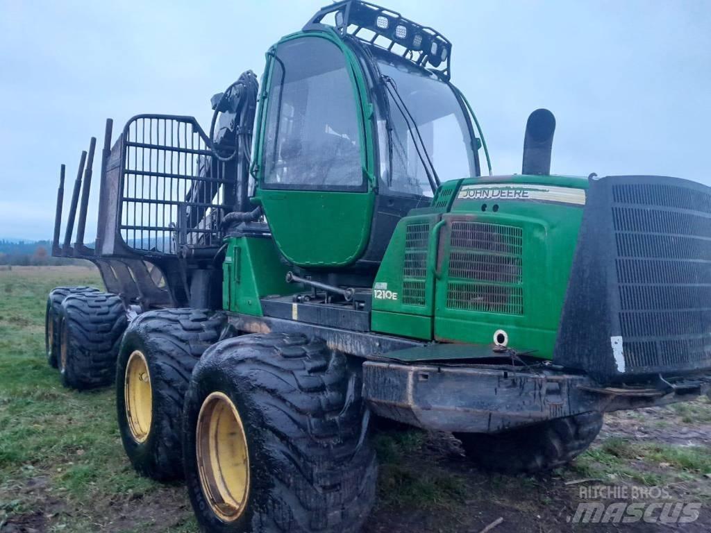 John Deere 1210 E 集運機