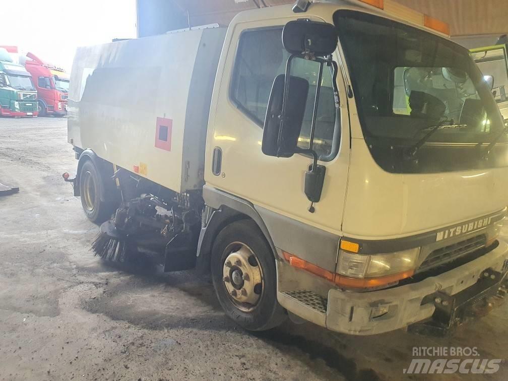 Mitsubishi Canter 掃倉機