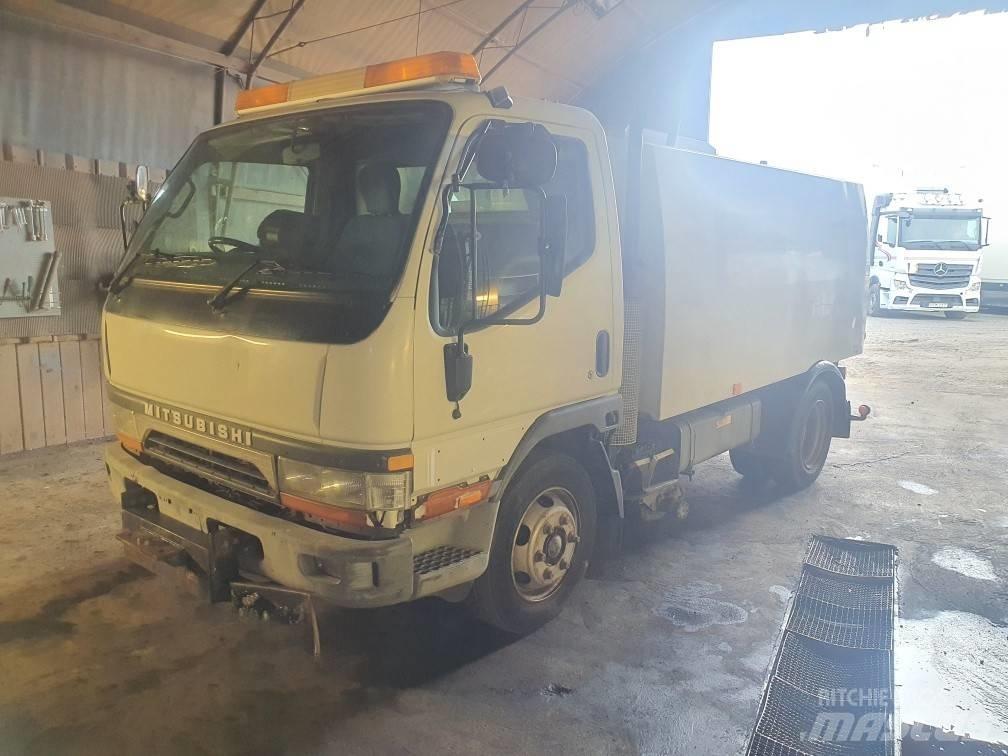 Mitsubishi Canter 掃倉機
