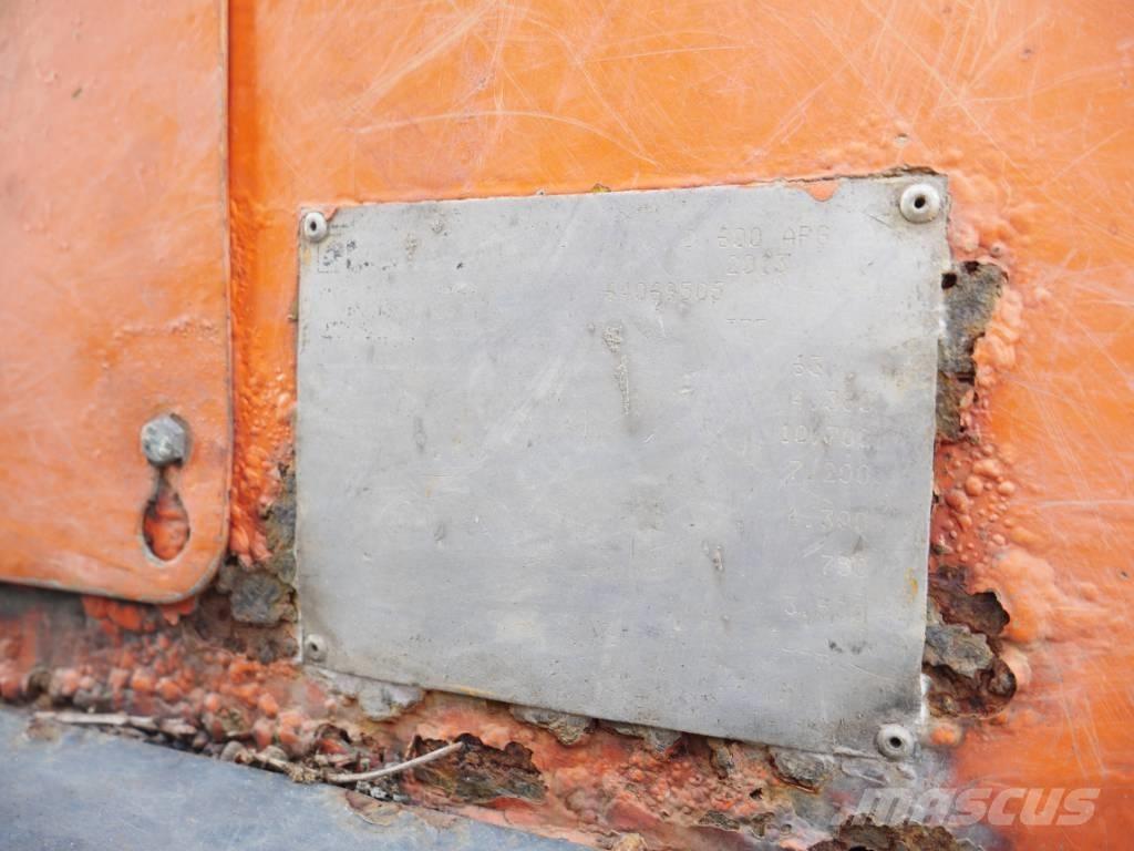 Ausa D 600 APG 側卸礦車