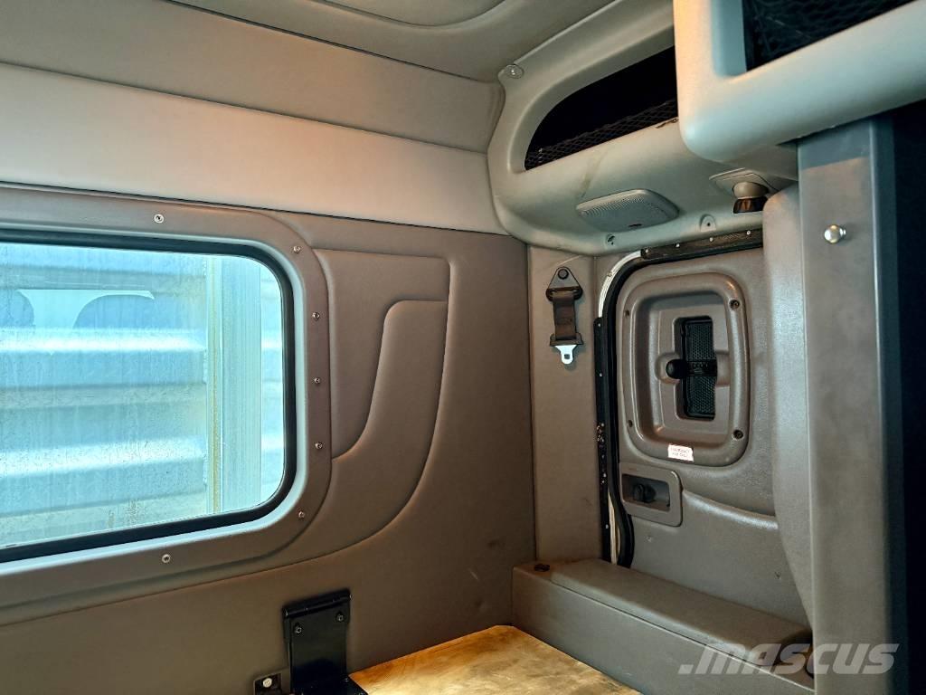 Peterbilt 388 曳引機組件