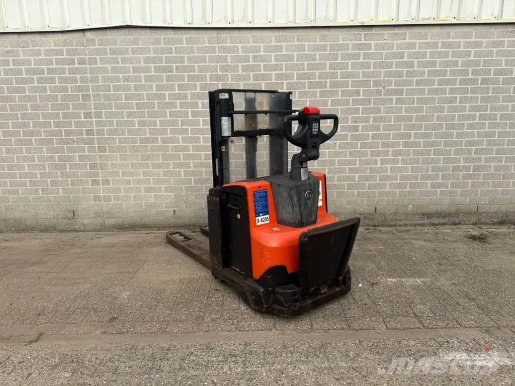 BT SWE200D 行走控制式堆積機