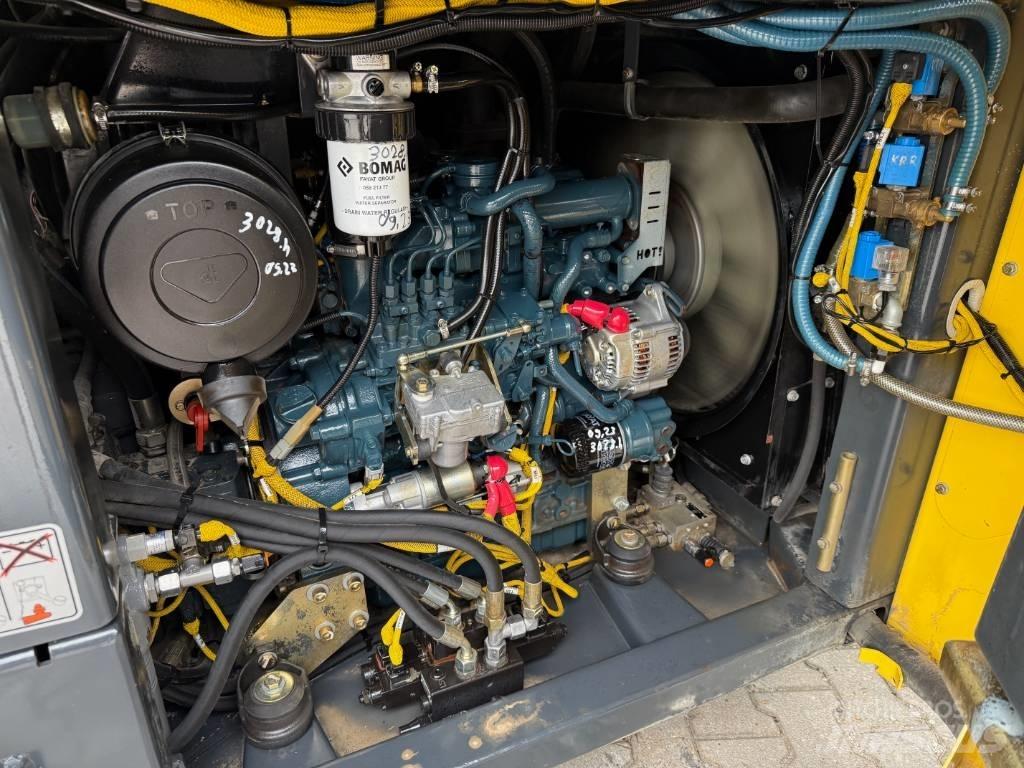 Bomag BW 154 ACP-4 複合式滾壓機