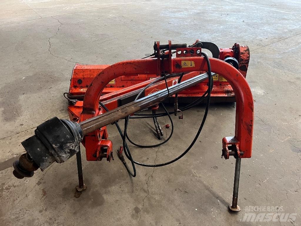 Kuhn TB 211 莖葉去葉機