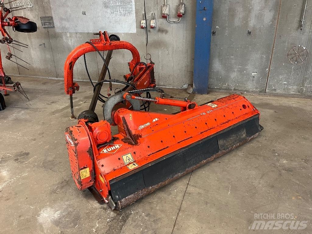 Kuhn TB 211 莖葉去葉機