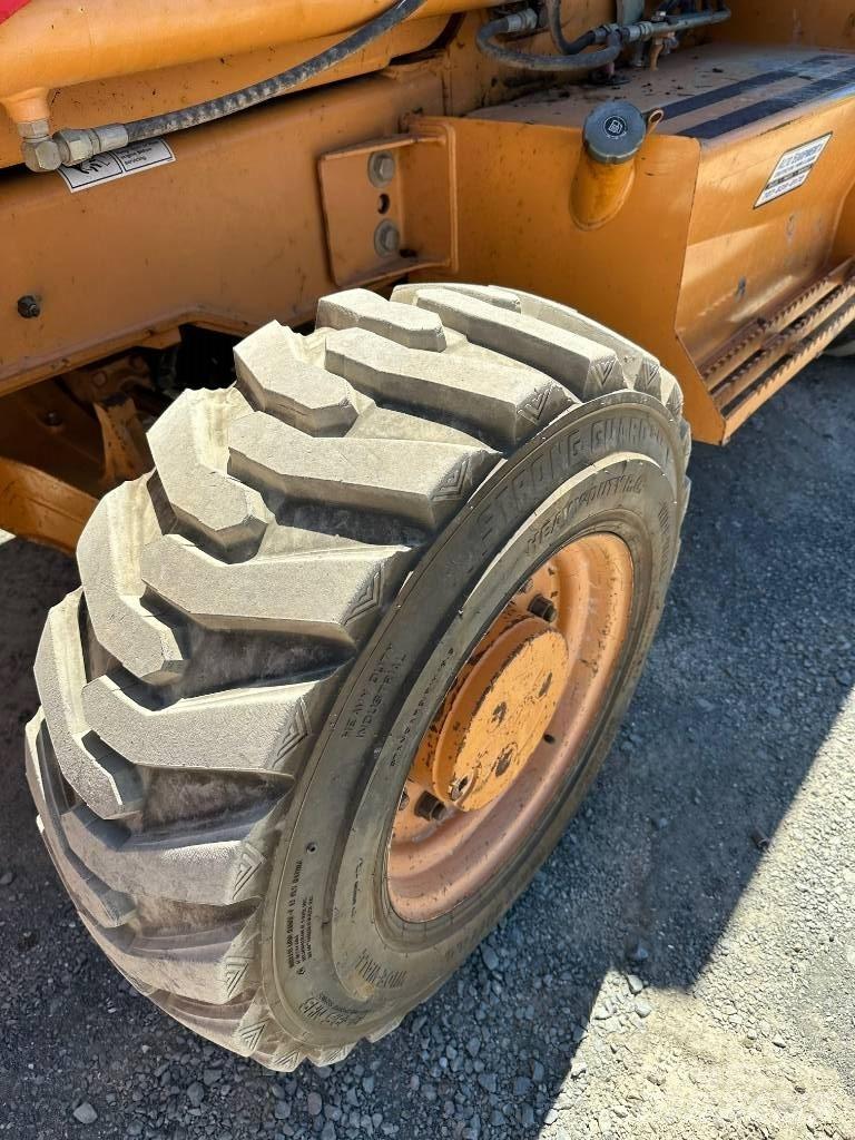 CASE 570 M XT 輪胎式裝載機