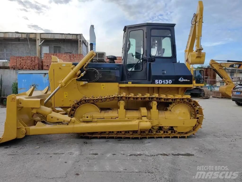 Shantui SD13 履帶推土機