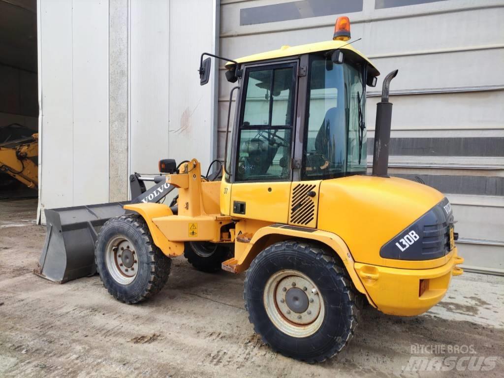 Volvo L 30 B 輪胎式裝載機