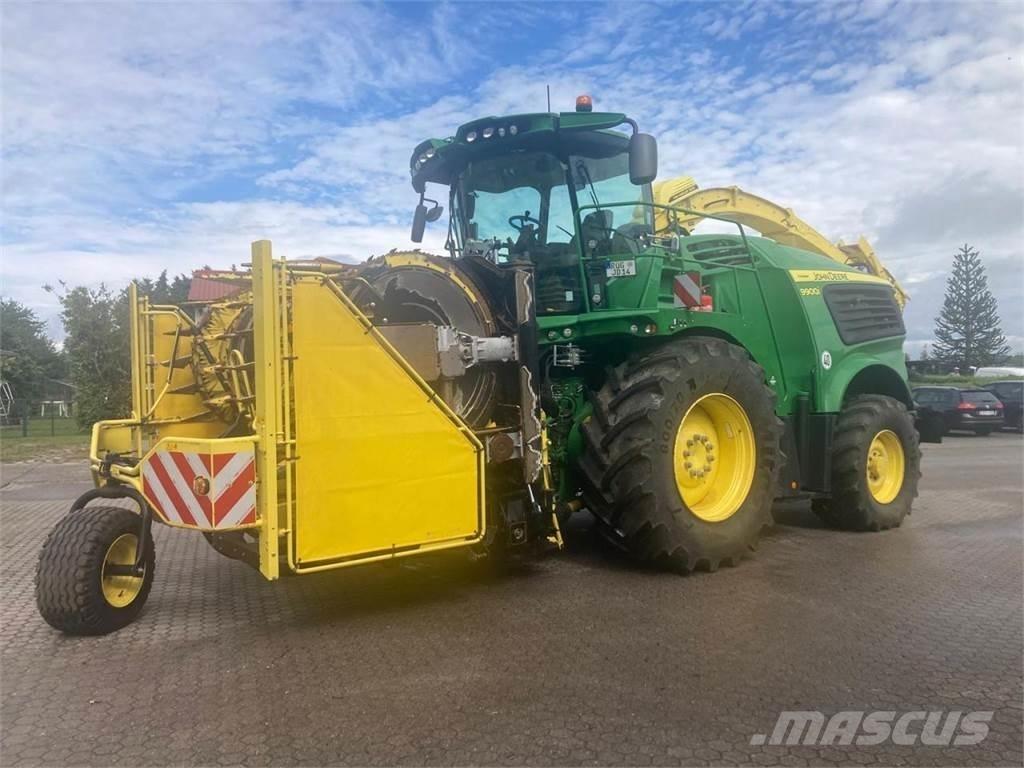 John Deere 9900i 自走式飼料採集機