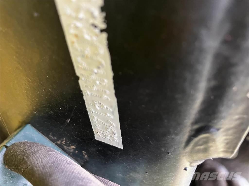 John Deere 9900i 自走式飼料採集機
