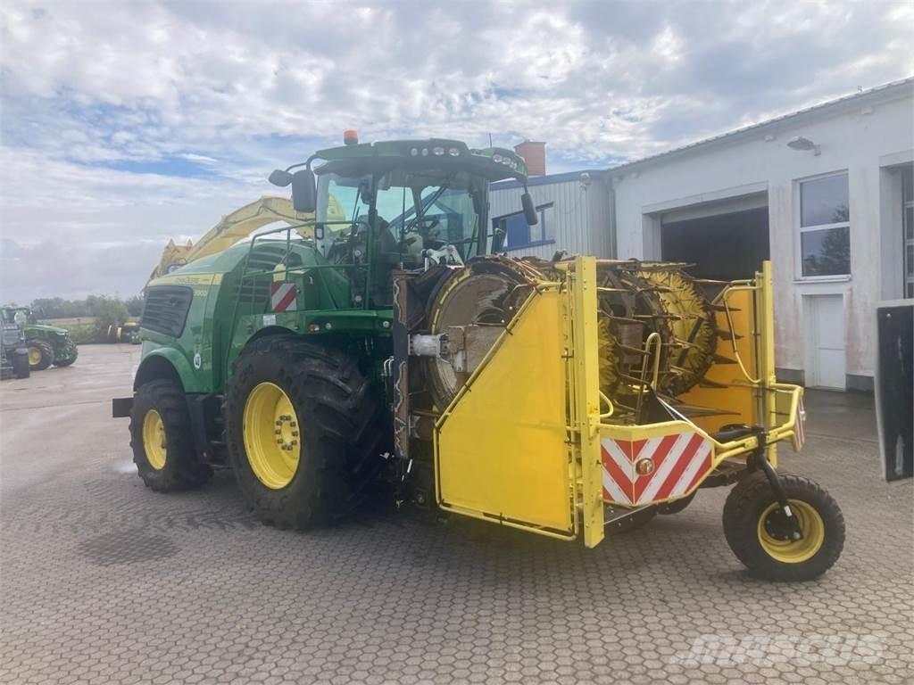 John Deere 9900i 自走式飼料採集機