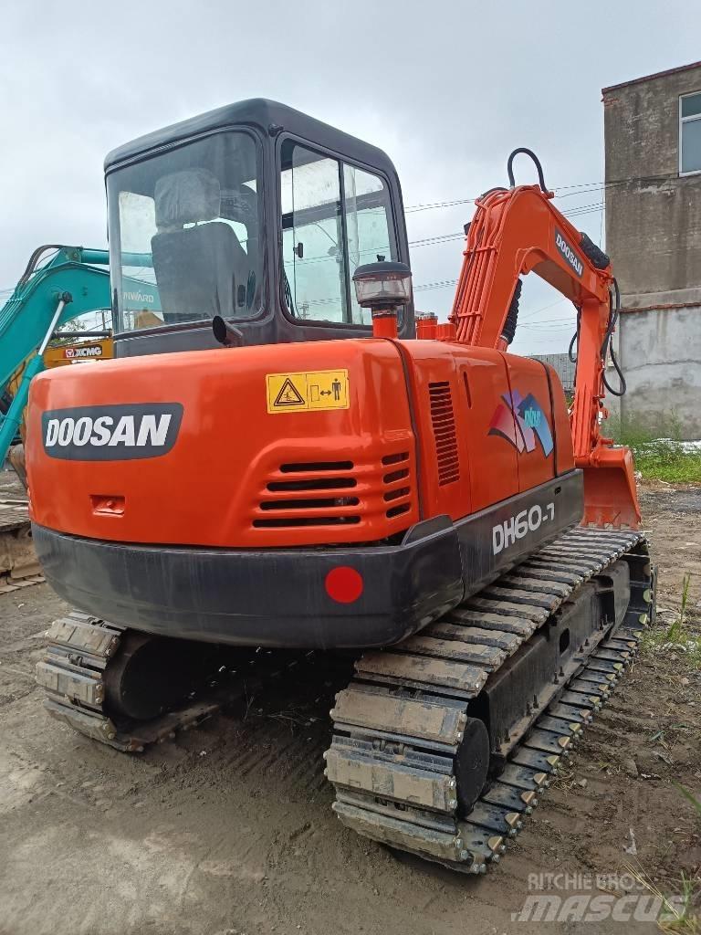 Doosan DH 60 小型挖土機/掘鑿機<7t(小型挖掘機)
