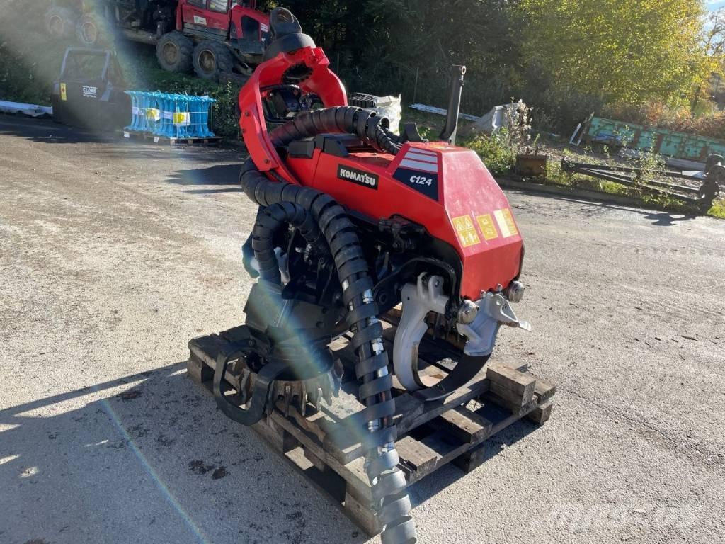 Komatsu C 124 收穫機