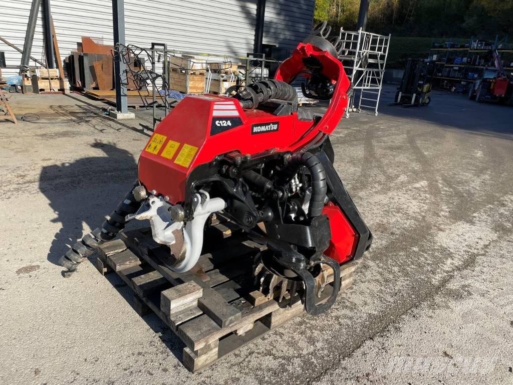 Komatsu C 124 收穫機