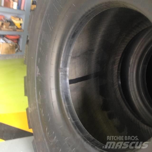 Goodyear 3565R33 L5 輪胎、車輪和輪圈