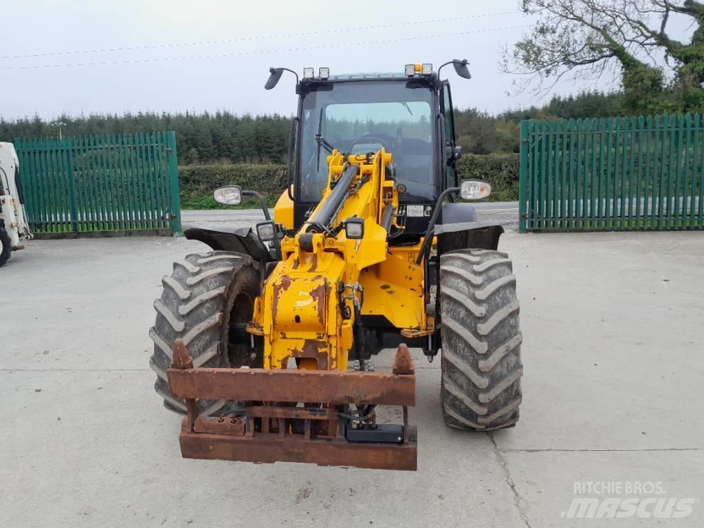 JCB TM 320 S 農業用伸縮臂裝載機