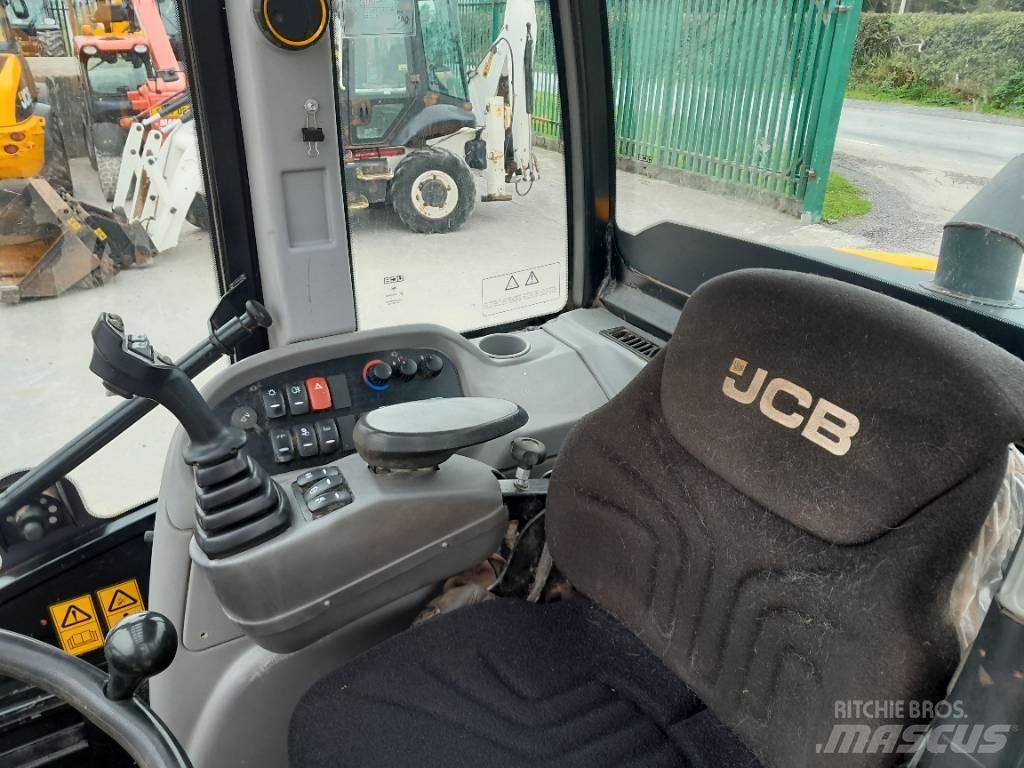 JCB TM 320 S 農業用伸縮臂裝載機