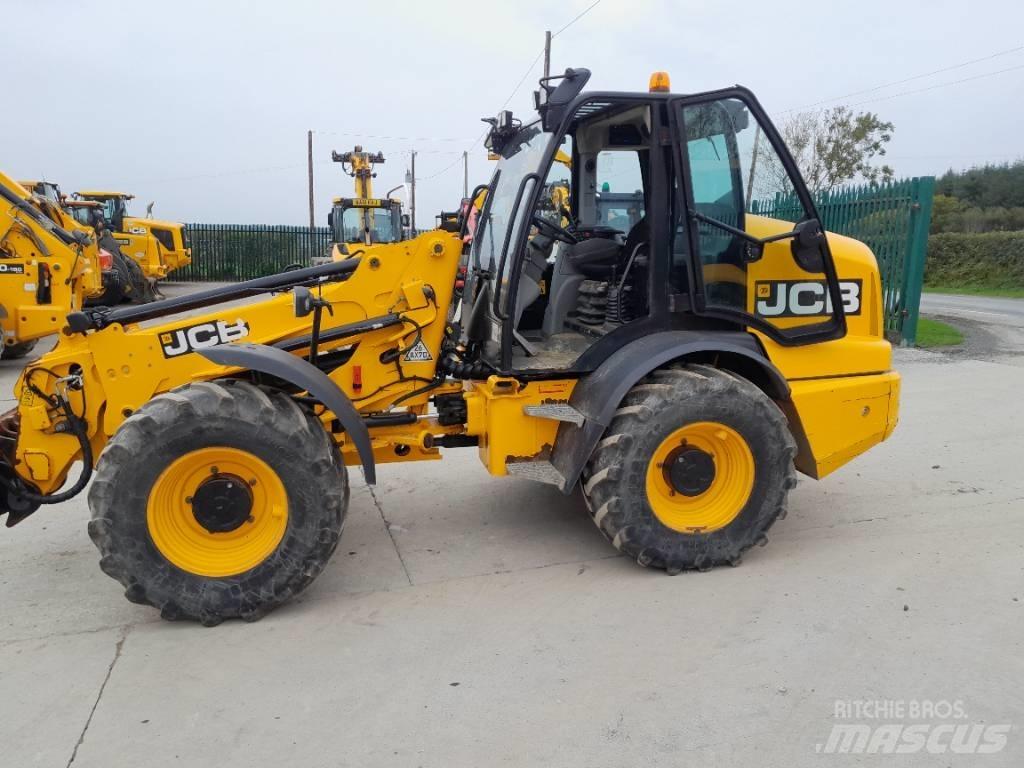 JCB TM 320 S 農業用伸縮臂裝載機