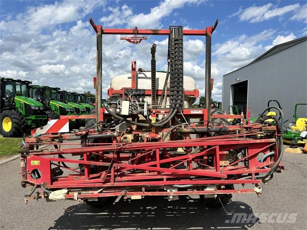 Holder IN280 牽引式噴霧機