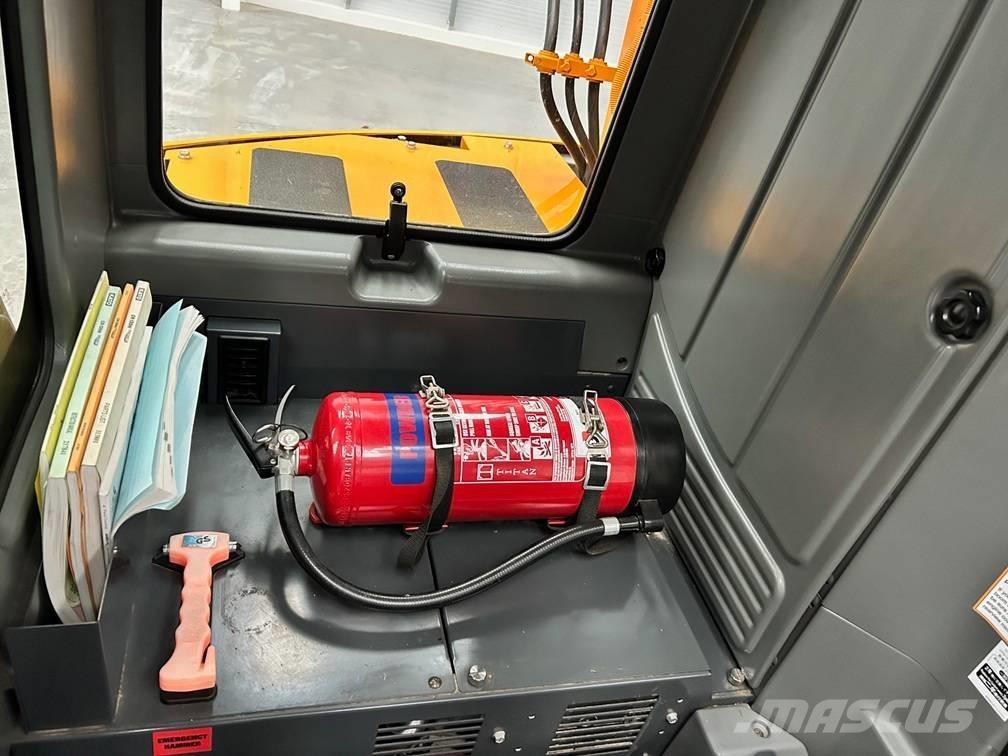 Kato CR-130Ri 全路面起重機/吊車