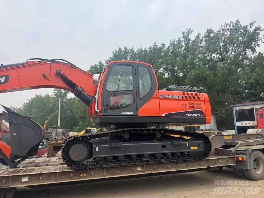 Doosan DX 225 LCA 履帶式 挖土機/掘鑿機/挖掘機