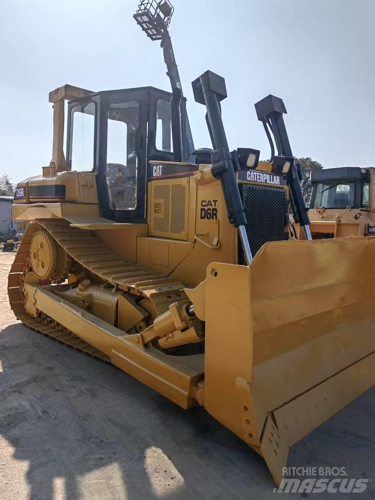 CAT D 6 R 平土機