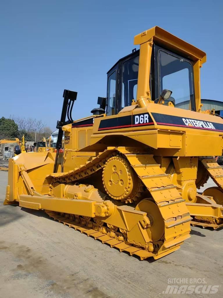 CAT D 6 R 平土機