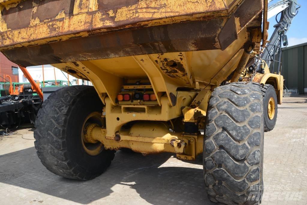 CAT 735 鉸接式起吊車