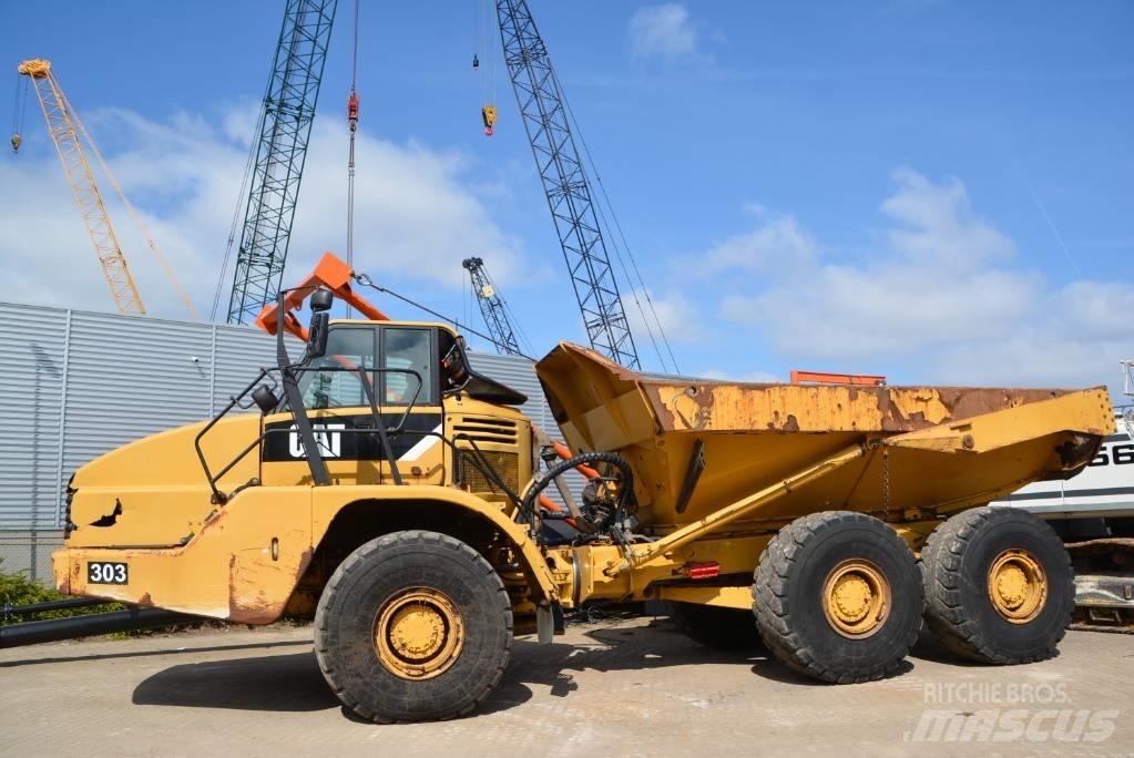 CAT 735 鉸接式起吊車