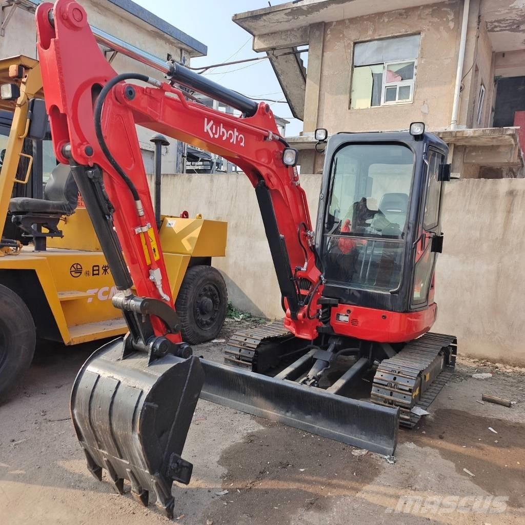 Kubota U 35 小型挖土機/掘鑿機<7t(小型挖掘機)