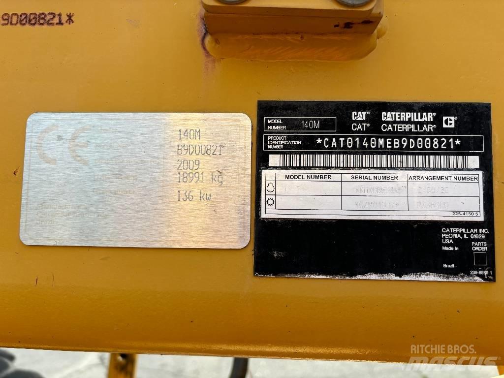 CAT 140 M 平土機