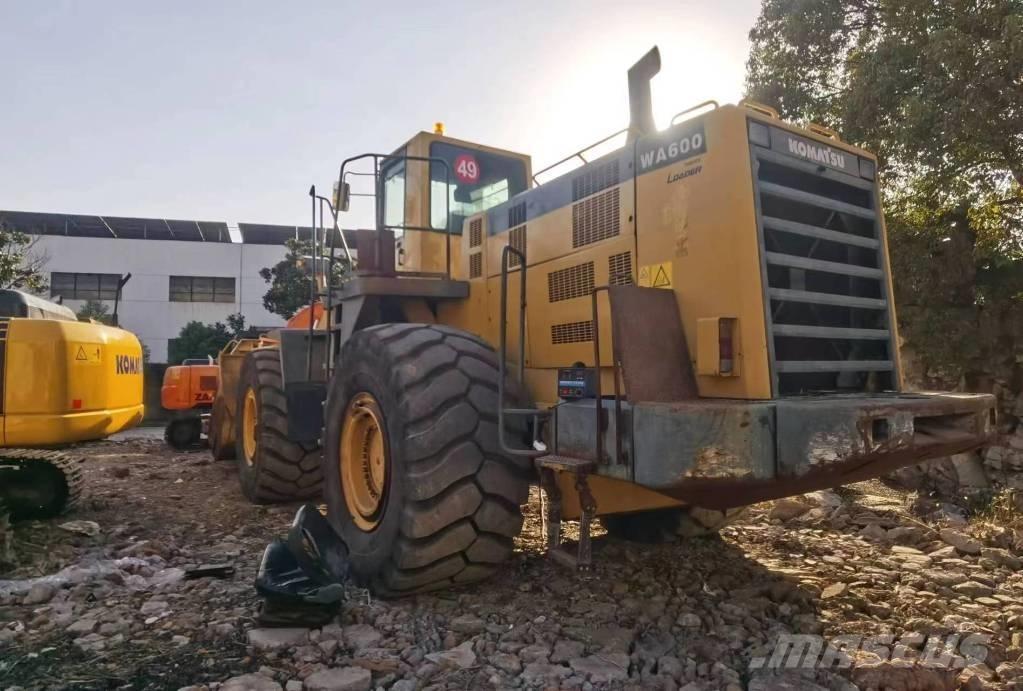 Komatsu WA 600 輪胎式裝載機