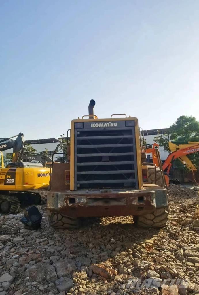 Komatsu WA 600 輪胎式裝載機
