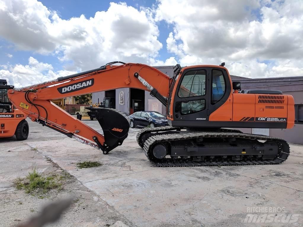 Doosan DX 225 LCA 履帶式 挖土機/掘鑿機/挖掘機