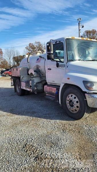 Hino Toilet Truck 運油車