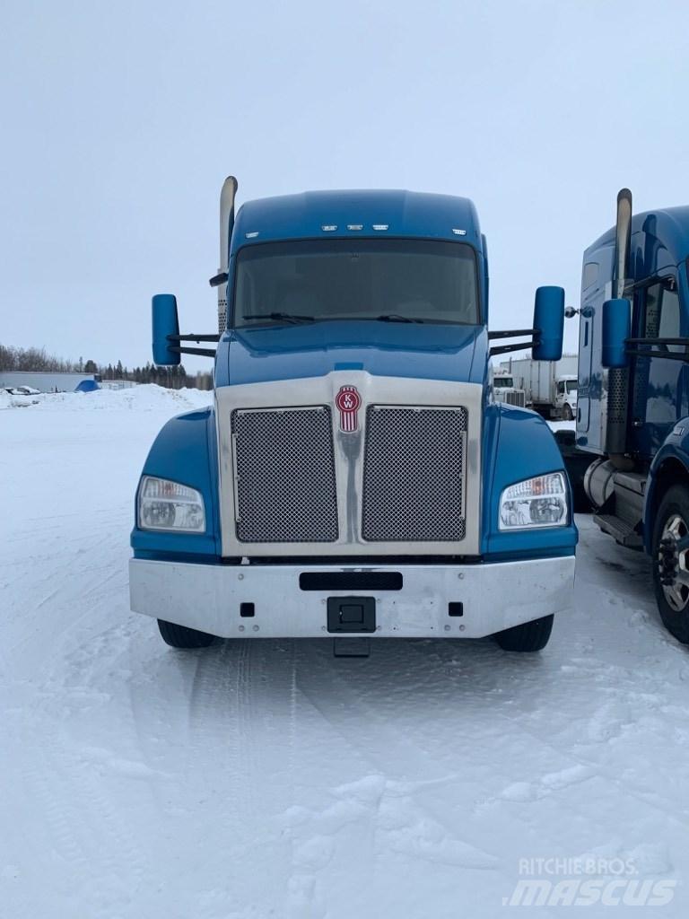 Kenworth T-880 曳引機組件