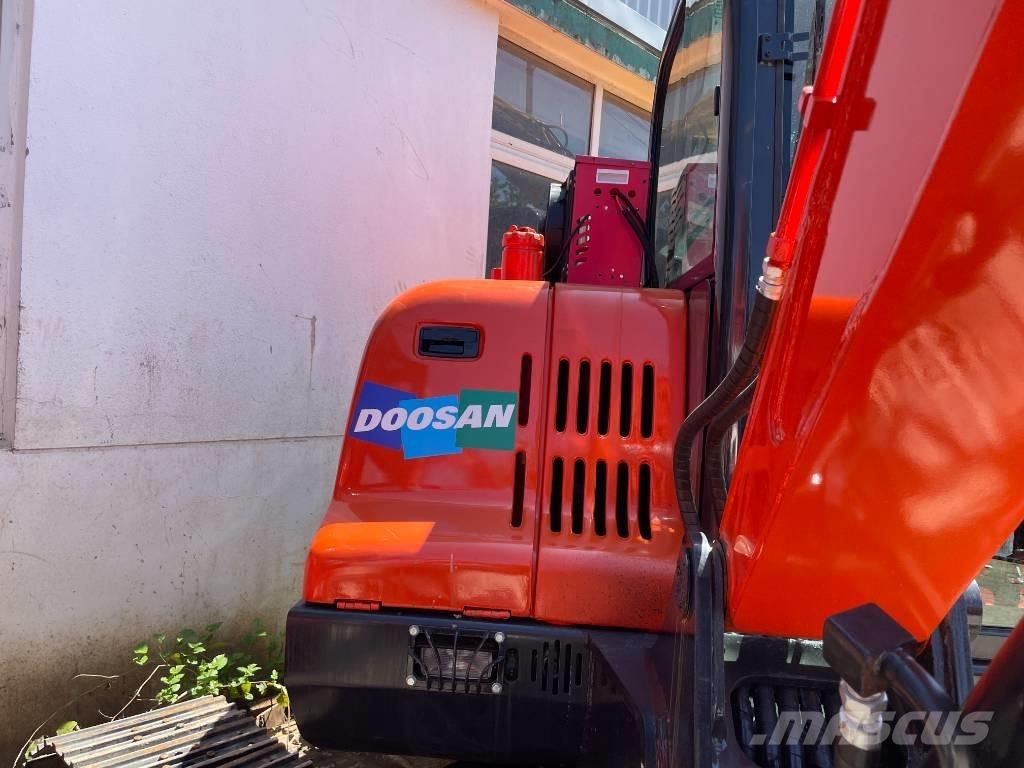 Doosan DX 60 履帶式 挖土機/掘鑿機/挖掘機