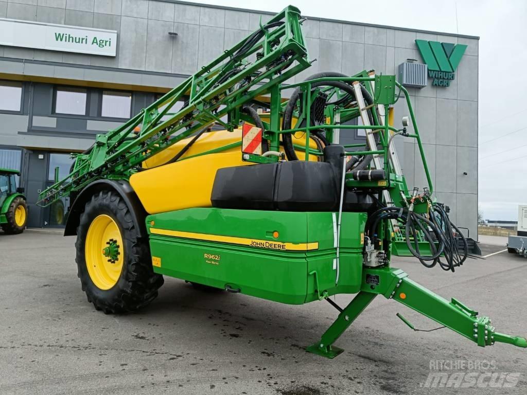 John Deere R 962 i 牽引式噴霧機